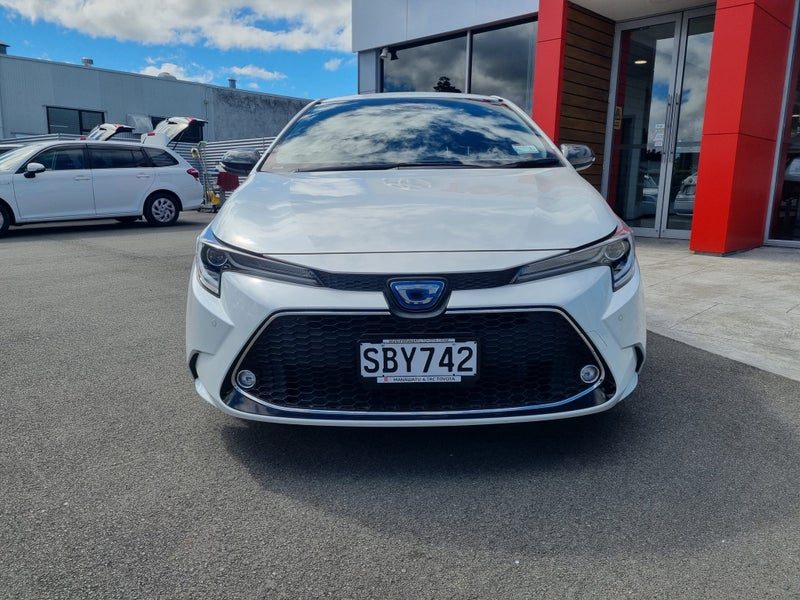 2021 Toyota Corolla Touring, photo 2