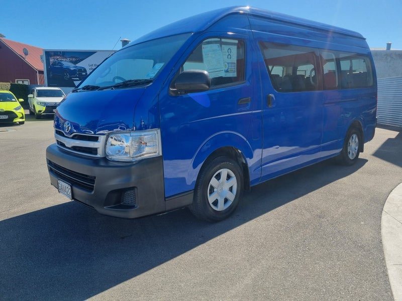 2011 Toyota Hiace 12 Seater Minibus, photo 3