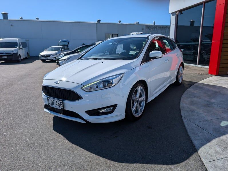 2018 Ford Focus Titanium 1.5P Automatic Hatch, photo 3