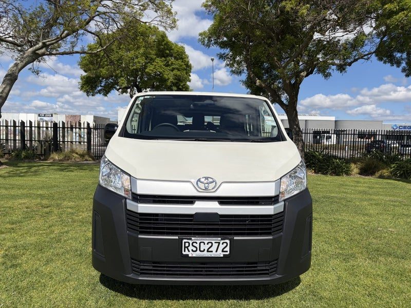 2026 Toyota Hiace ZR 2.8DT Autoamtic RWD Van, photo 2
