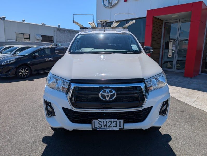 2018 Toyota Hilux SR, photo 2