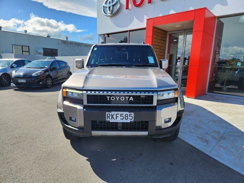 2025 Toyota Land Cruiser Prado GXL, photo 2