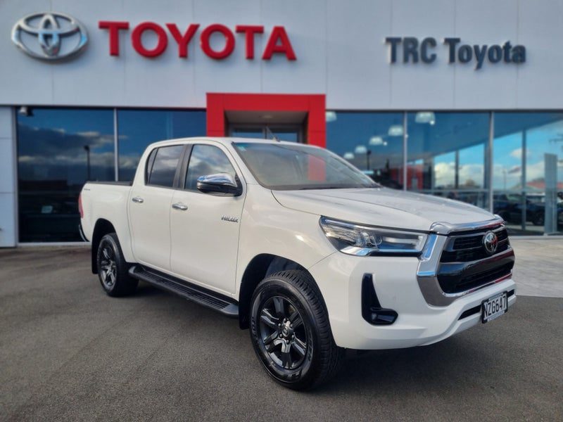 2022 Toyota Hilux SR5