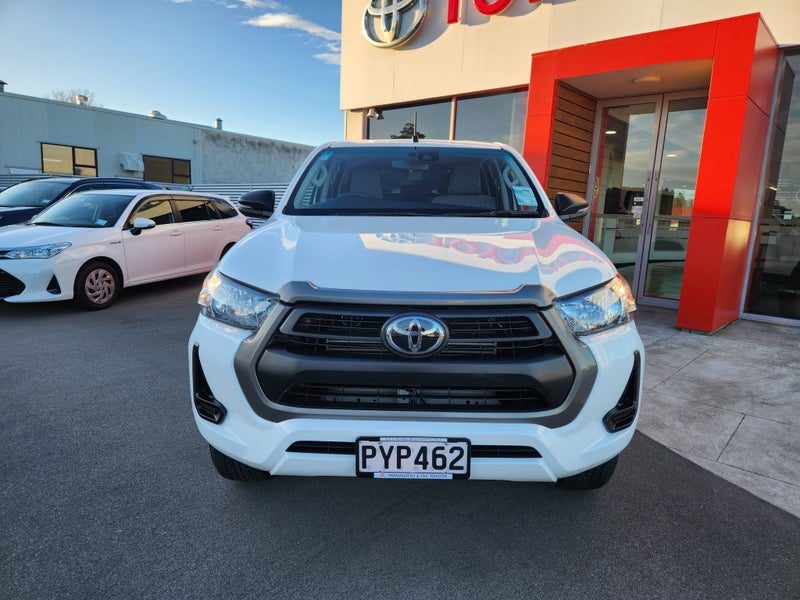 2023 Toyota Hilux SR, photo 2