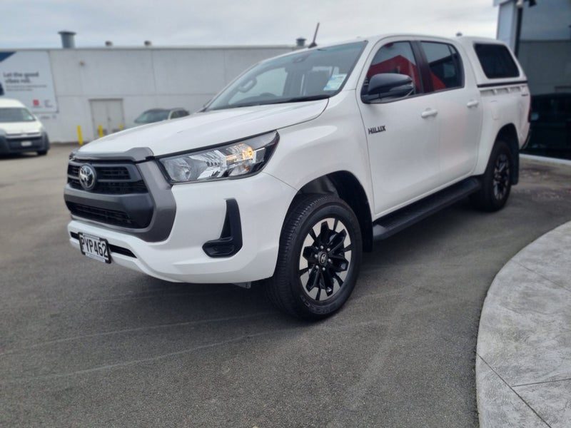 2023 Toyota Hilux SR, photo 3
