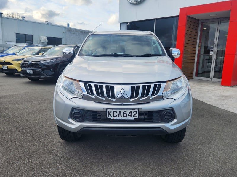 2016 Mitsubishi Triton GLXR, photo 2