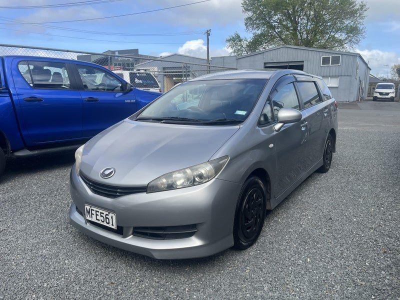2010 Toyota Wish 7 seater/ Tow Bar
