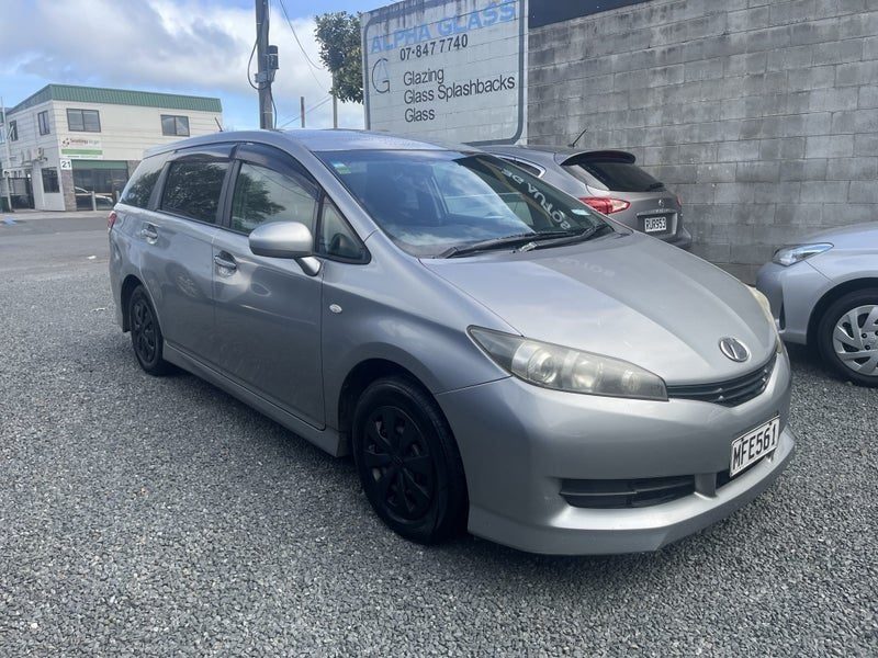 2010 Toyota Wish 7 seater/ Tow Bar, photo 3