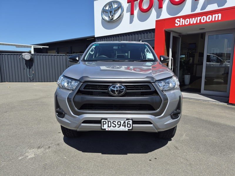 2022 Toyota Hilux SR, photo 2