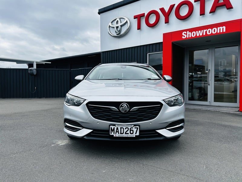 2019 Holden Commodore LT, photo 2