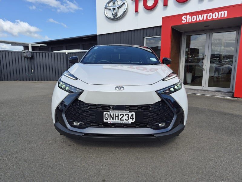 2024 Toyota C-HR Limited, photo 2