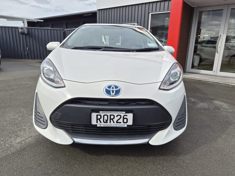 2021 Toyota Aqua 1.5 L Automatic Hybrid Hatch, photo 2