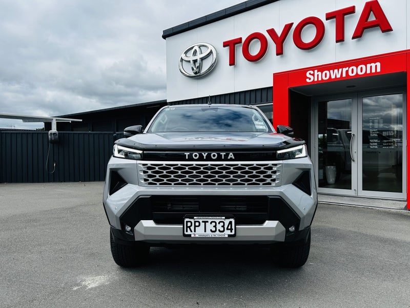 2026 Toyota Hilux SR 5 Limited, photo 2
