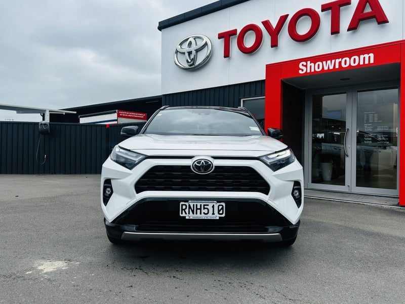 2025 Toyota RAV4 XSE 2.5P Hybrid AWD Automatic SUV, photo 2