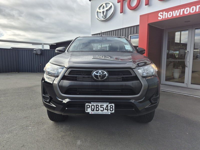 2022 Toyota Hilux SR, photo 2
