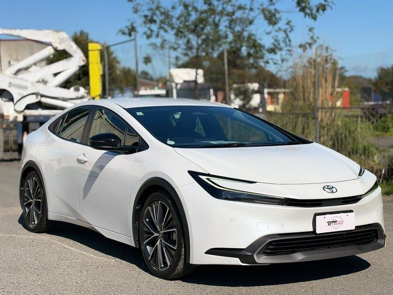 2023 Toyota Prius G, photo 3