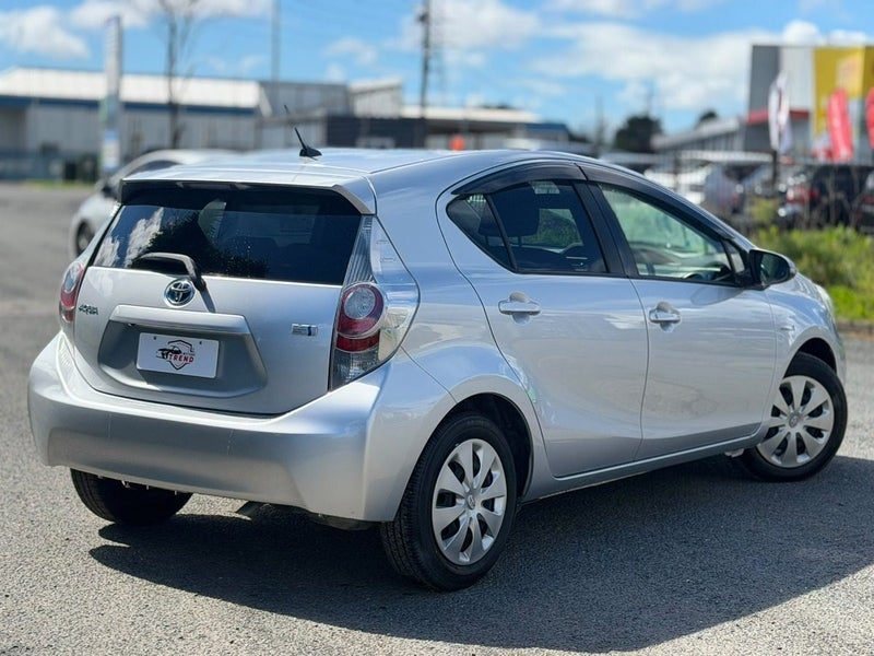 2014 Toyota Aqua S Push Start, photo 2