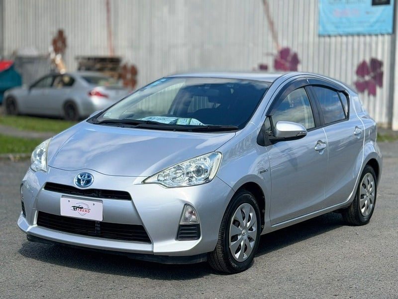 2014 Toyota Aqua S Push Start, photo 3