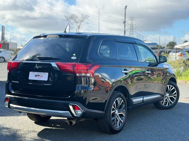 2016 Mitsubishi Outlander 20G 7 Seater, photo 2