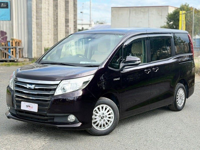 2015 Toyota Noah Hybrid G