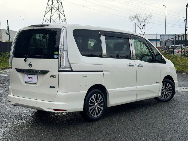 2015 Nissan Serena Highway Star, photo 2