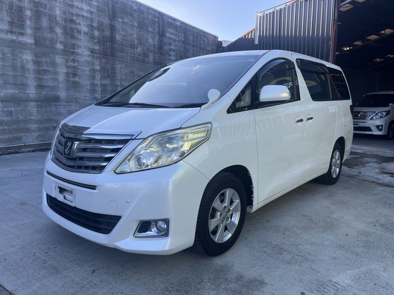 2012 Toyota Alphard 8 seater/ 2.4L