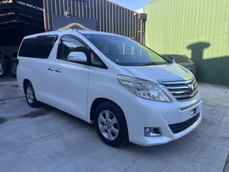 2012 Toyota Alphard 8 seater/ 2.4L, photo 2