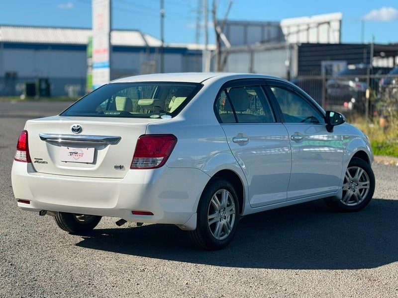 2014 Toyota Corolla Axio, photo 2