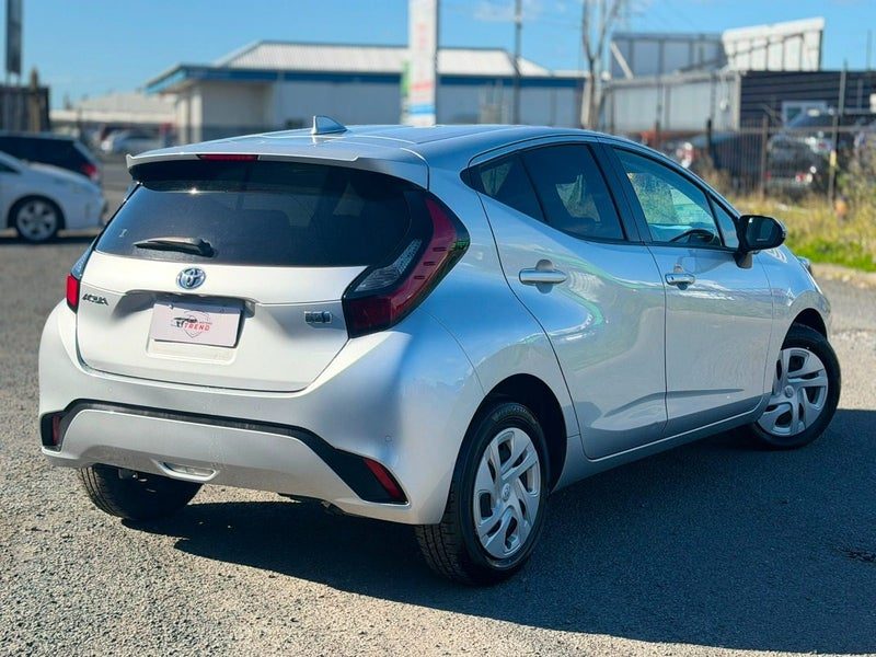 2021 Toyota Aqua X, photo 2