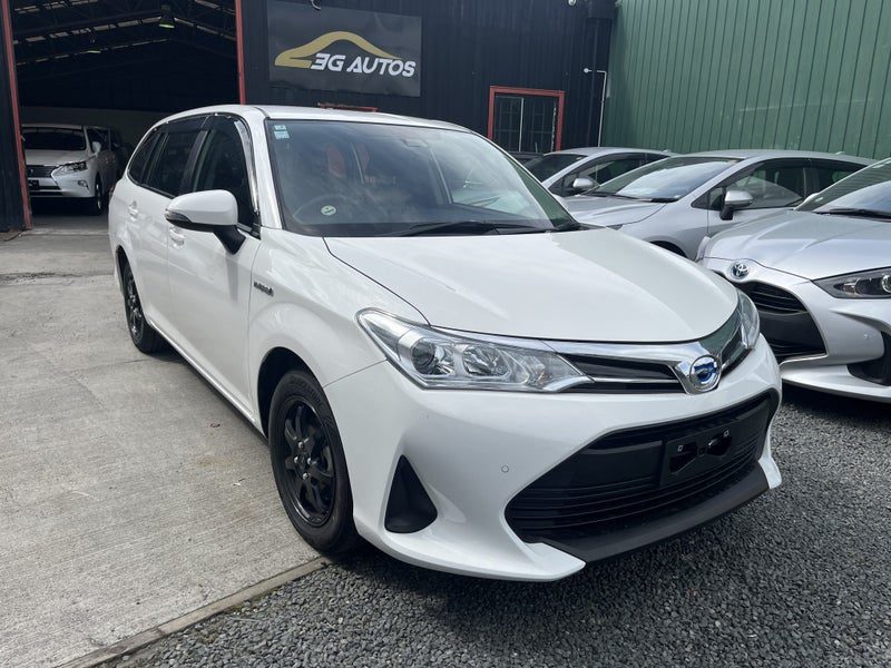 2018 Toyota Corolla Fielder Hybrid/ Alloys