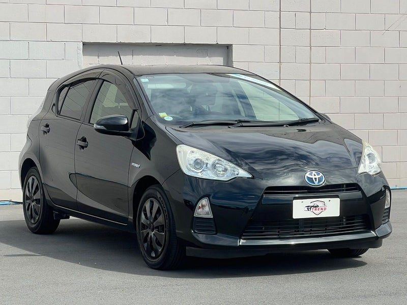 2015 Toyota Aqua S, photo 3