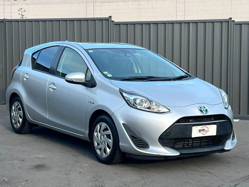 2017 Toyota Aqua S, photo 3