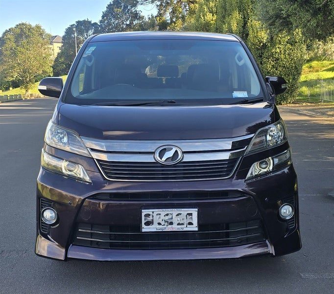 2013 Toyota Vellfire Z, photo 2