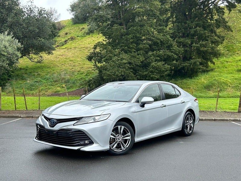 2018 Toyota Camry Hybrid low kms cruise control, photo 3