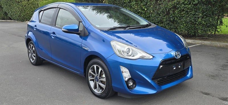 2015 Toyota Aqua B