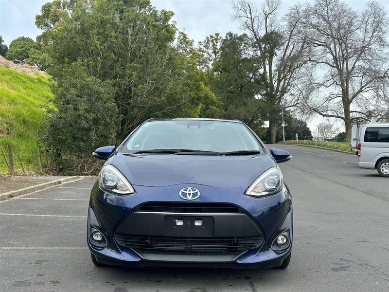 2018 Toyota Aqua Hybrid, photo 2