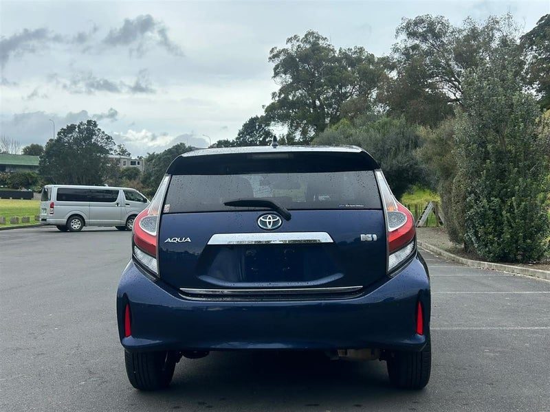 2018 Toyota Aqua Hybrid, photo 3