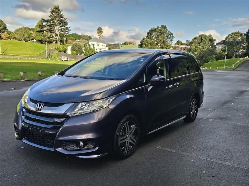 2015 Honda Odyssey Absolute, photo 3