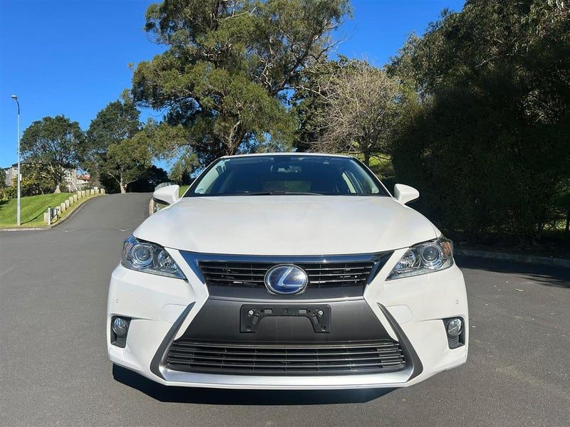 2016 Lexus CT 200h Hybrid, photo 2