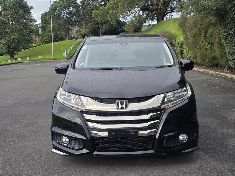 2016 Honda Odyssey Absolute, photo 2