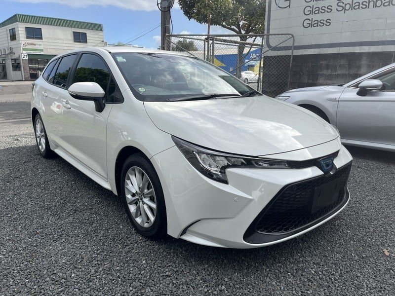 2021 Toyota Corolla Touring S Hybrid/ Alloys