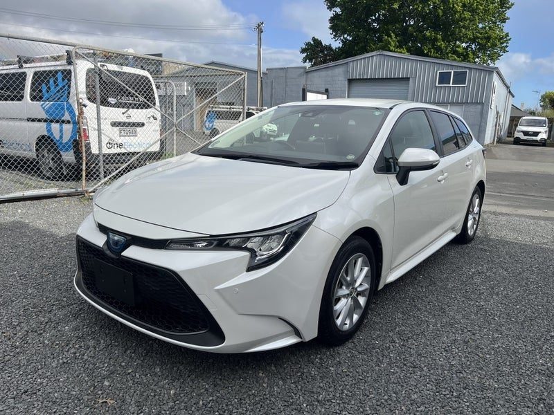 2021 Toyota Corolla Touring S Hybrid/ Alloys, photo 2