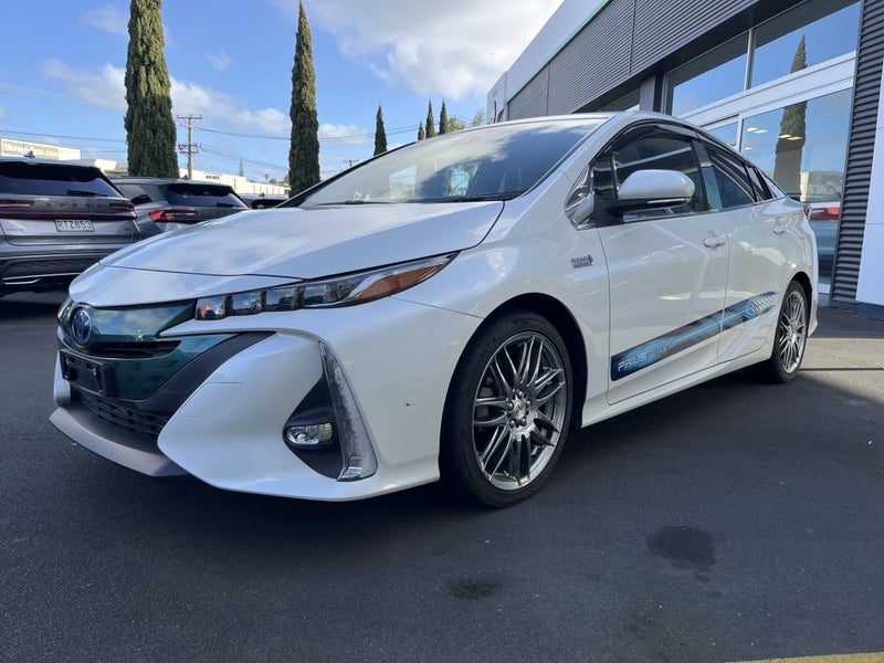 2017 Toyota Prius Plugin Hybrid, photo 3