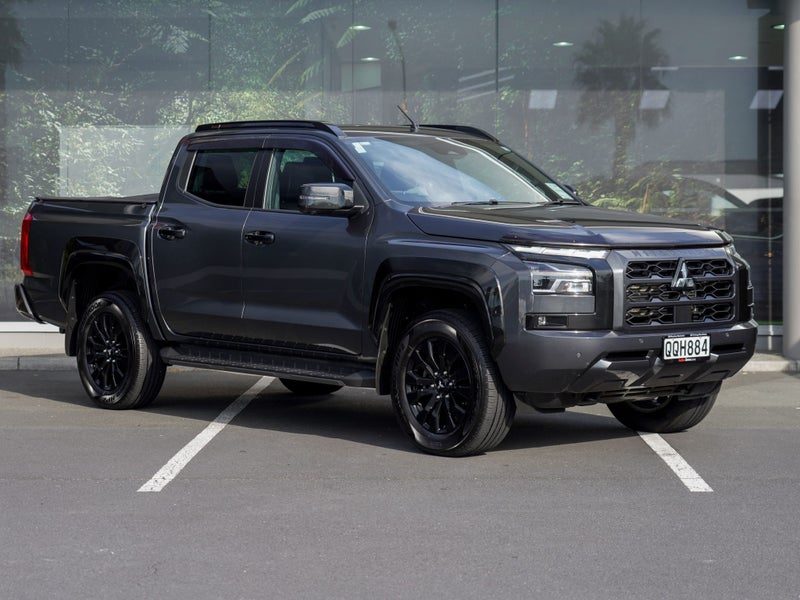 2024 Mitsubishi Triton VRX 4WD AUTO
