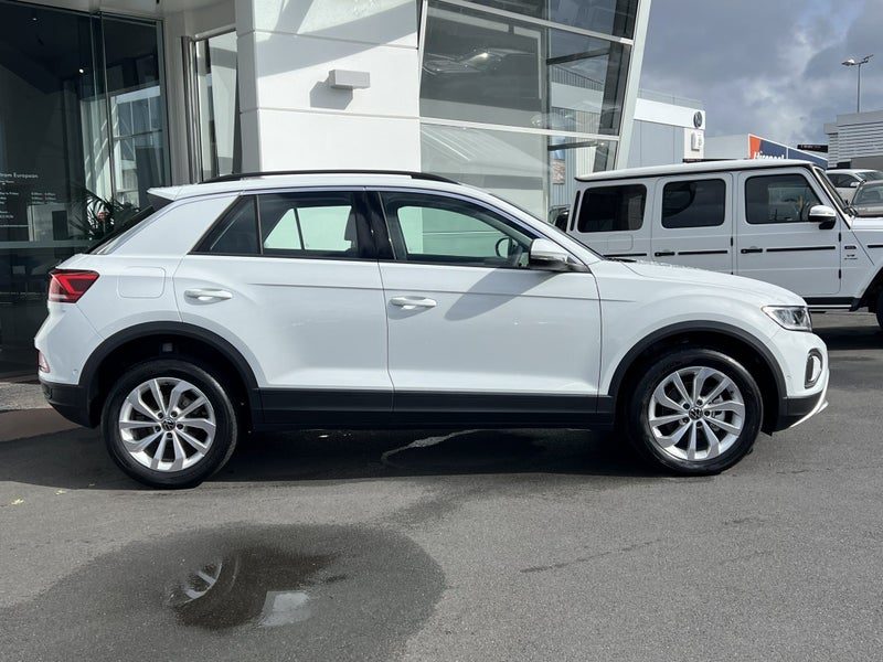 2025 Volkswagen T-Roc Life, photo 3