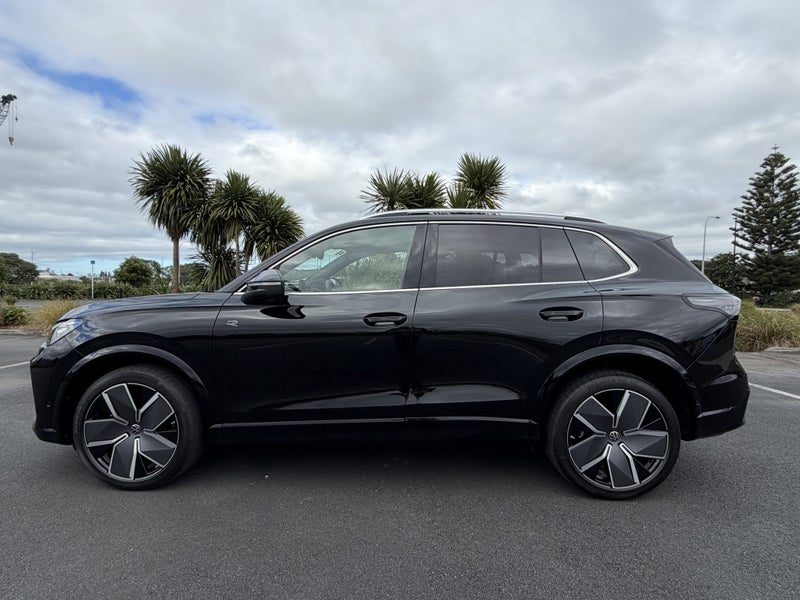2026 Volkswagen Tiguan R-Line Awd 2.0Pt/4Wd, photo 3