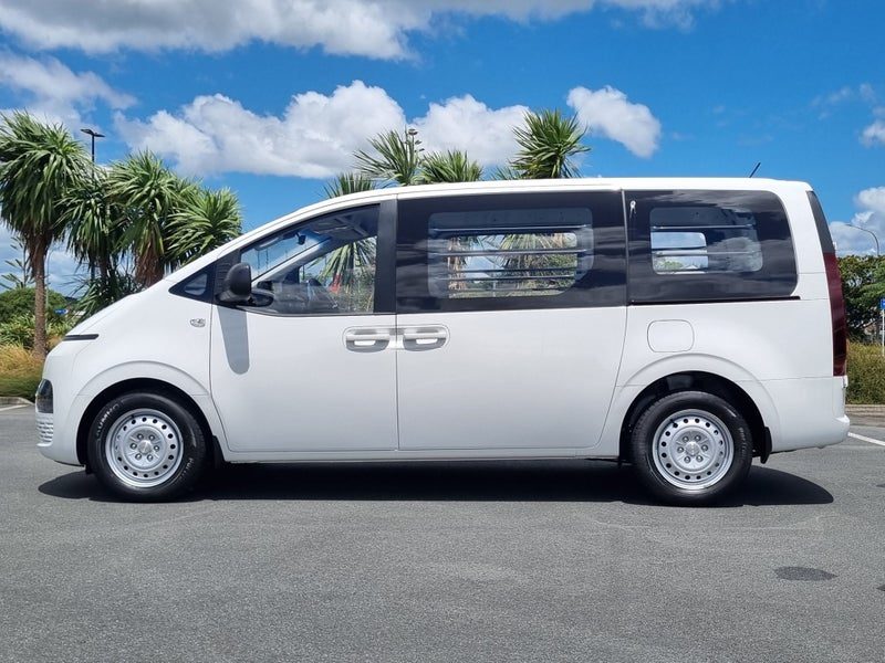 2026 Hyundai Staria Load 2.2D AUTO, photo 3