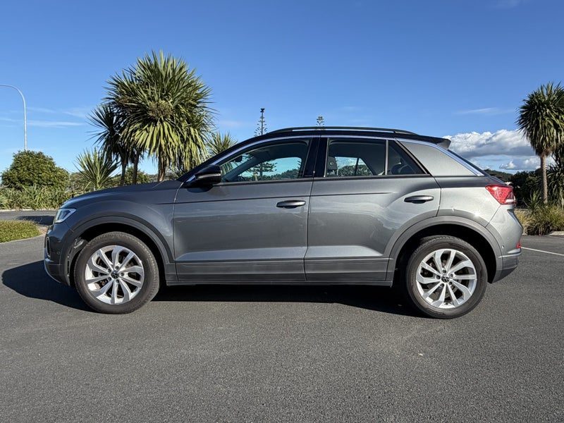 2023 Volkswagen T-Roc LIFE 1.4TSi 2WD, photo 3
