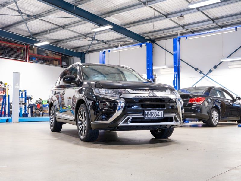 2021 Mitsubishi Outlander LS 7 Seater, photo 3
