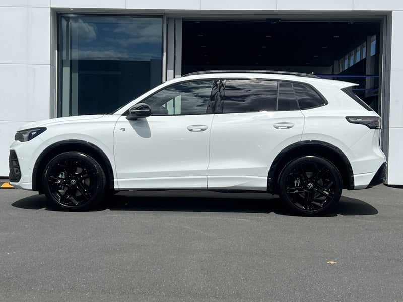 2026 Volkswagen Tiguan R-Line Awd 2.0Pt/4Wd, photo 3